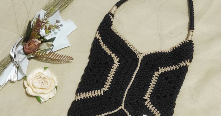 tas rajut hitam cokelat